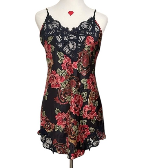 Vintage Victoria Secret gold label floral silky soft w lace trim slip dress